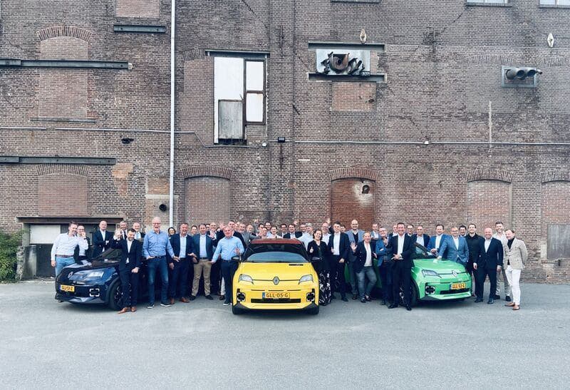 R5 is arriving now in our Renault showrooms image