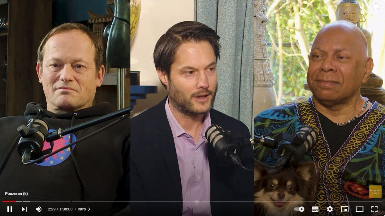 Paul Buitink talks again with trend watchers Adjiedj Bakas and Yuri van Geest at Adjiedj Bakas' home. image