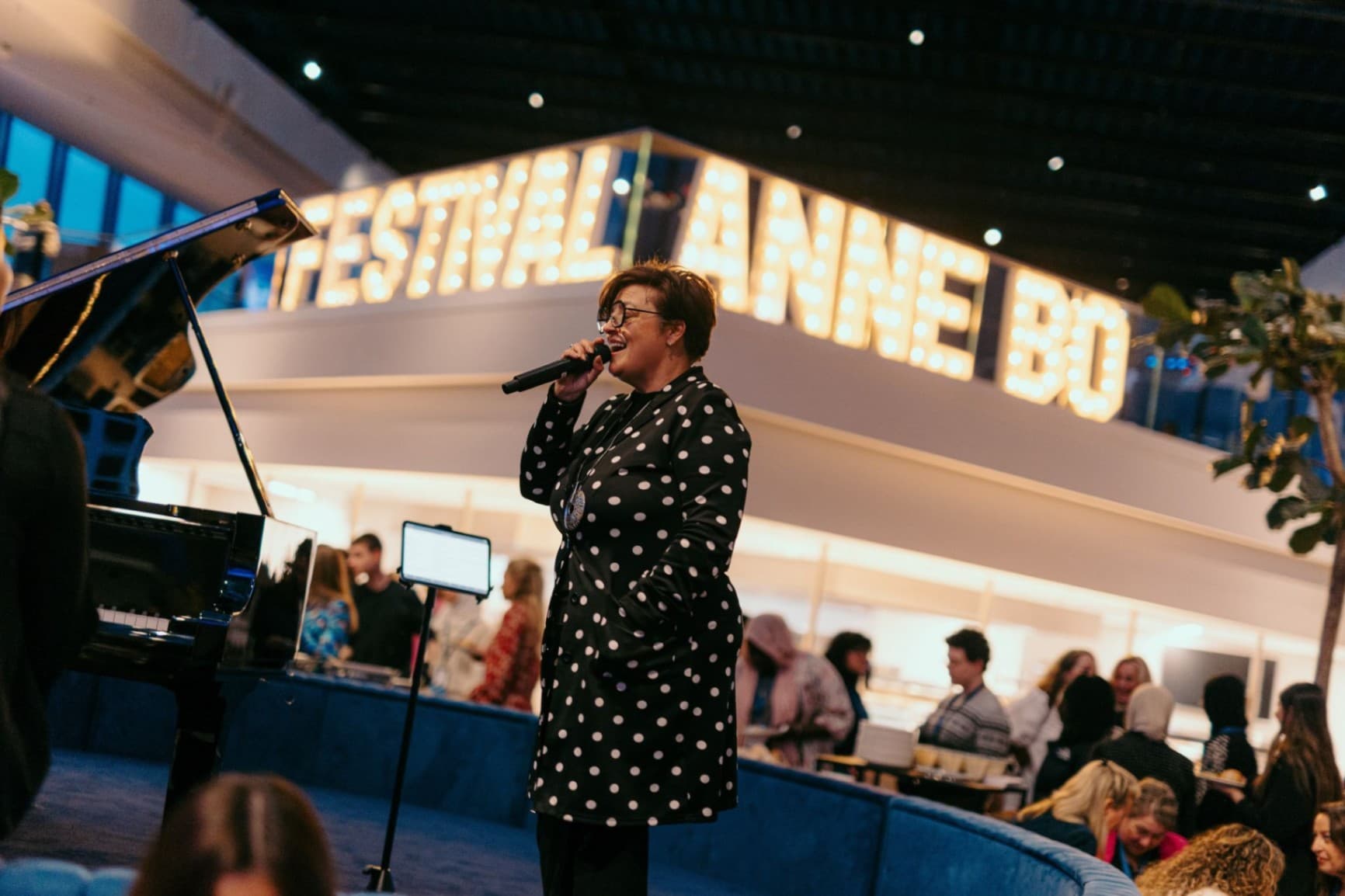 Zaterdag 15 maart jl mochten Thomas Zagers op piano en ik samen met Student Müberra een optreden geven tijdens het jaarlijkse Stichting Anne-Bo Festival in het AFAS te Leusden. image